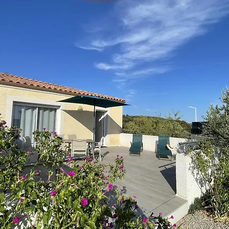 Сasa de vacaciones Val Des Bruyères - Confort Dans Un Village Typique Près De Pézenas Neffies
