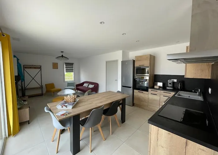 Nyaraló Val Des Bruyeres - 15mn Pezenas Avec Terrasse Et Cour Close - Parking Privatif Securise - Wifi Ftth Gratuit