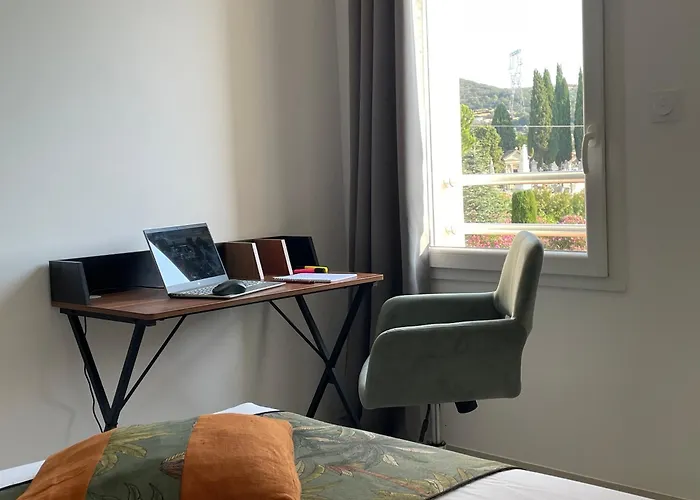 Val Des Bruyeres - 15mn Pezenas Avec Terrasse Et Cour Close - Parking Privatif Securise - Wifi Ftth Gratuit Neffies